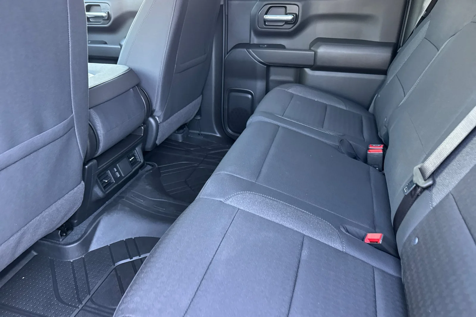 2026 Chevrolet Silverado 1500 Custom view 11