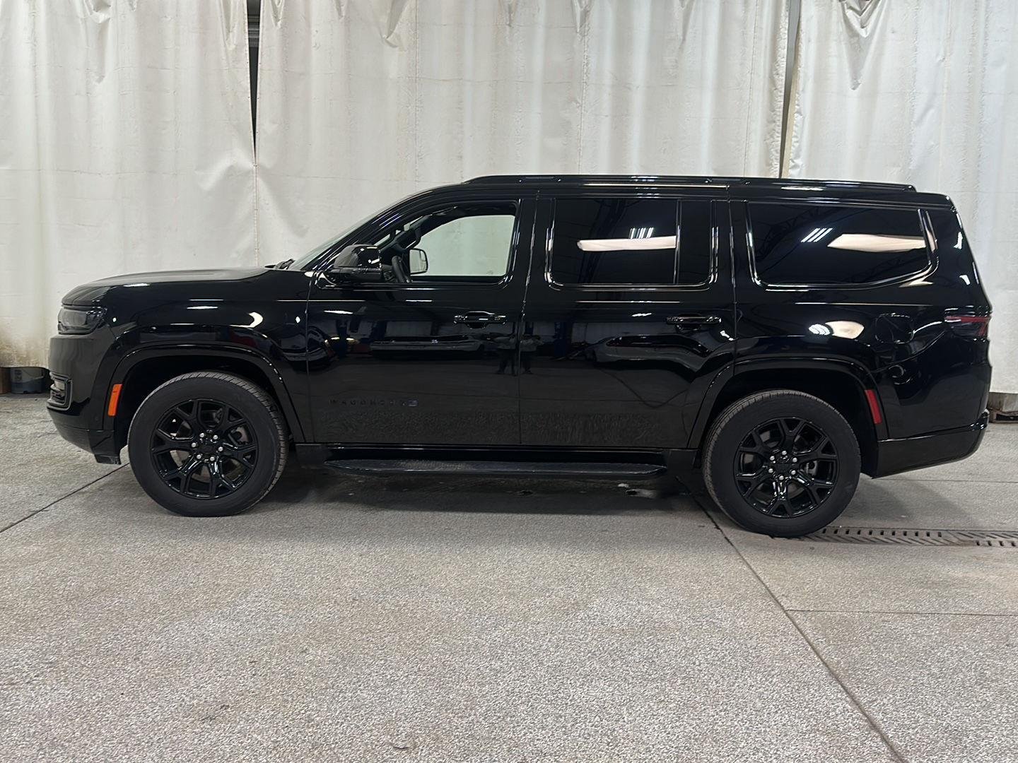 Used 2023 Jeep Wagoneer Series II with VIN 1C4SJVBP9PS578660 for sale in Waconia, Minnesota