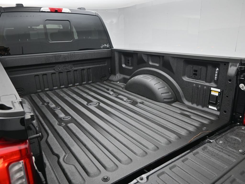 New 2026 Agate Black Metallic Ford Lariat image 30