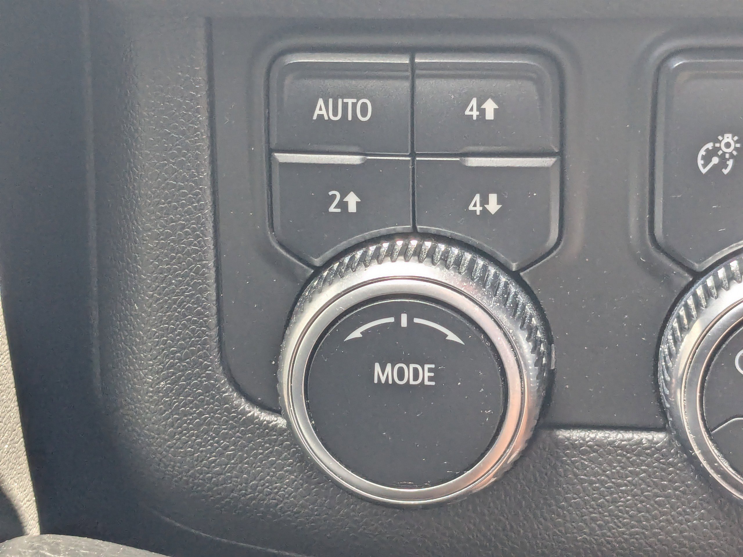 Used 2023 Sterling Metallic GMC Denali image 33