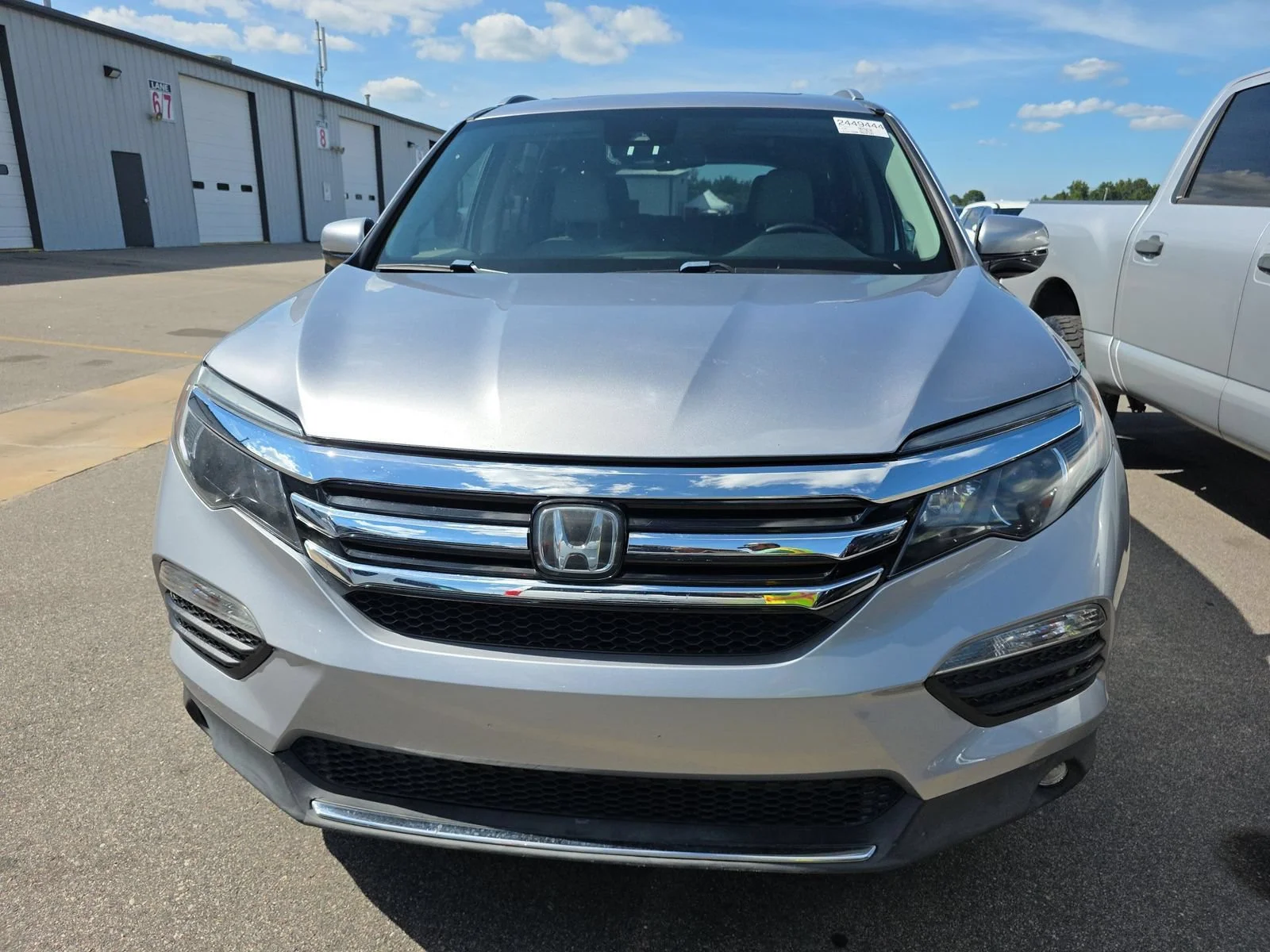 Used 2017 Lunar Silver Metallic Honda Touring image 2