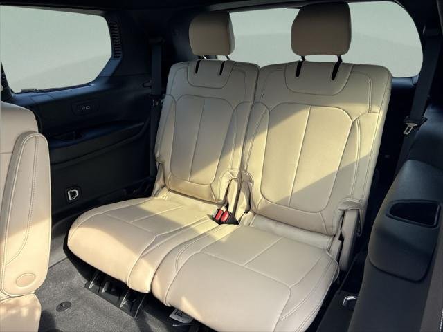 New 2025 Velvet Red Pearl-Coat Exterior Paint Jeep Limited image 34