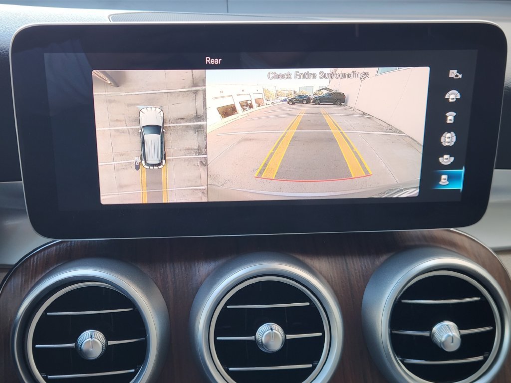 Used 2022  Mercedes-Benz GLC 300 image 17