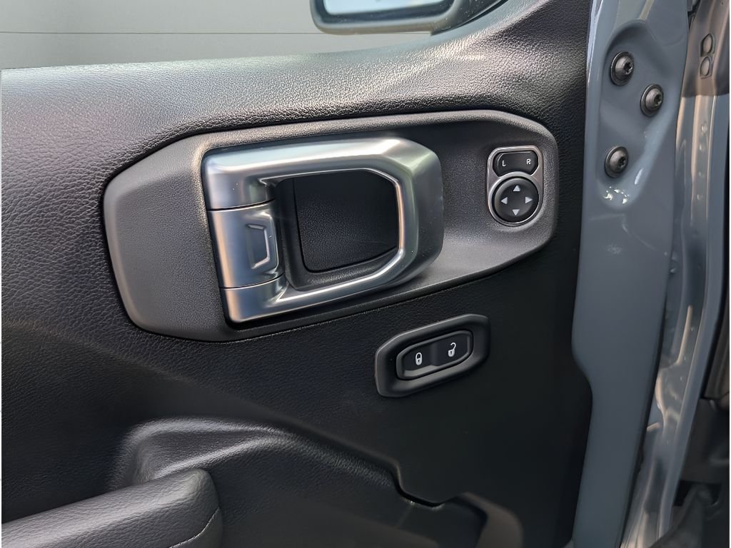 New 2026 Anvil Clear-Coat Exterior Paint Jeep Sport S image 12