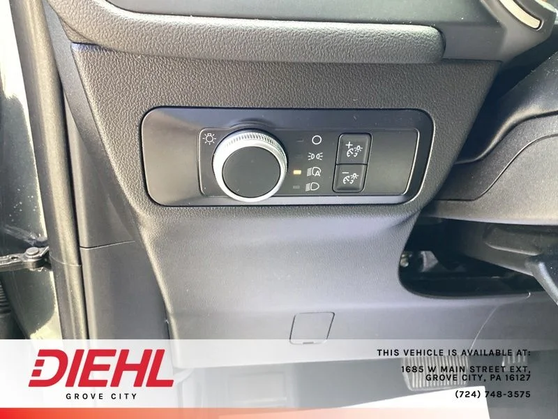 Used 2022 Blue Ford SE image 27