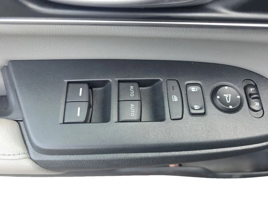 Used 2019 Gunmetal Metallic Honda EX-L image 21