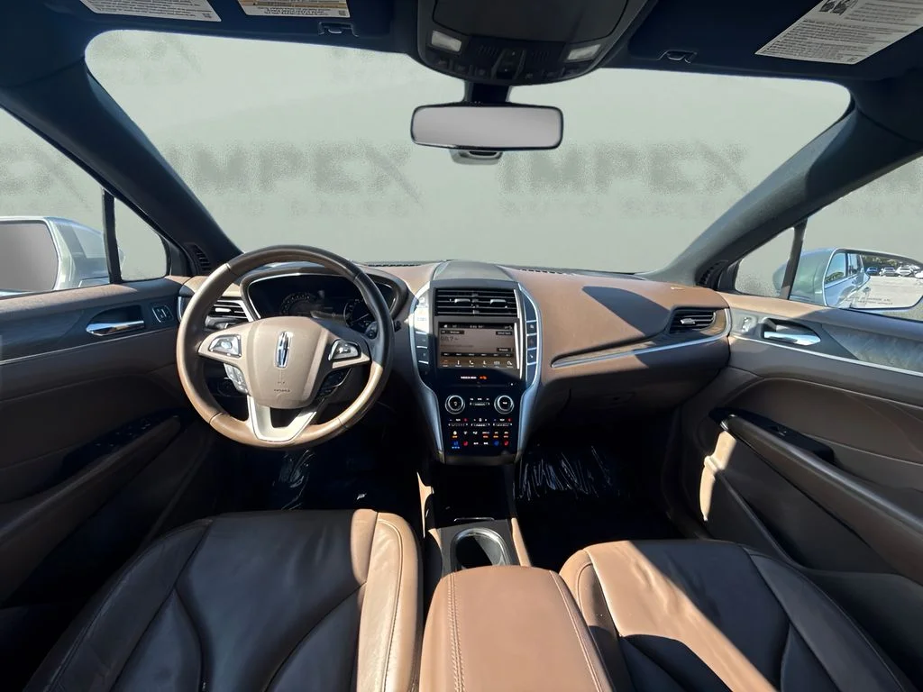 Used 2018 Silver Lincoln Reserve image 12
