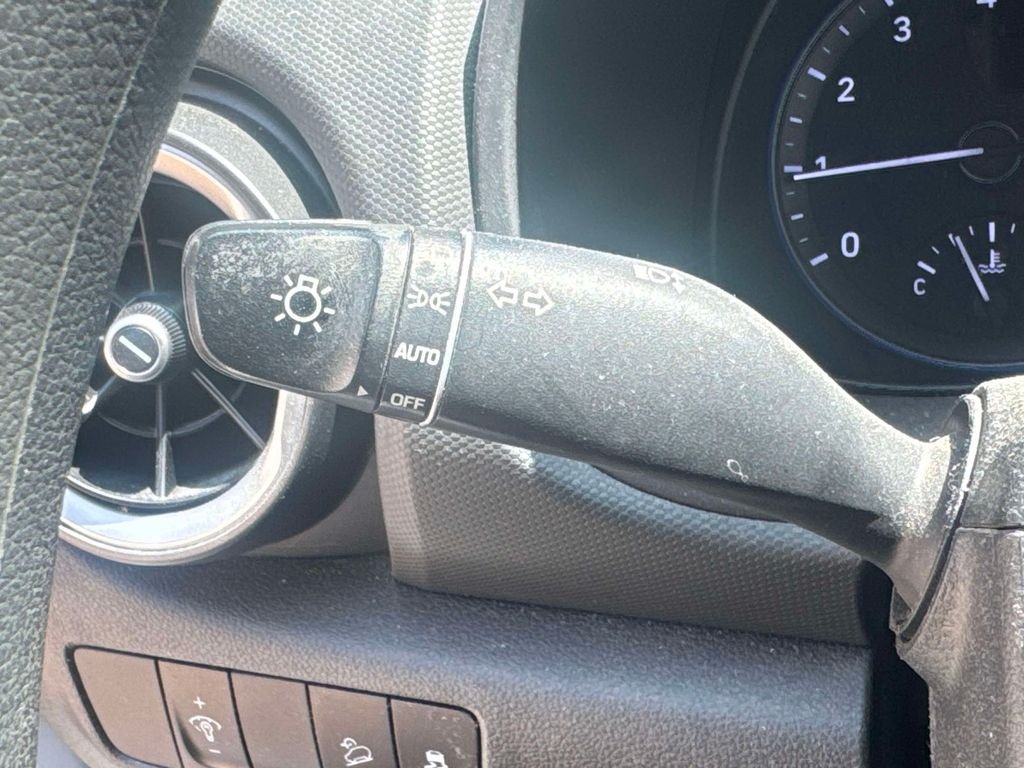 2023 Hyundai Kona SE - Photo 22