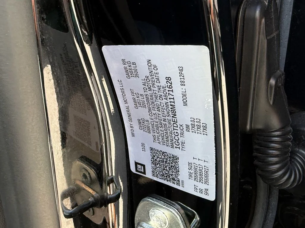 Certified Used 2021 Black Chevrolet Z71 image 19