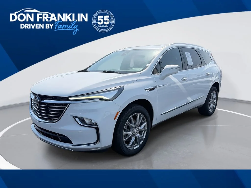 2023 Buick Enclave Essence's photo