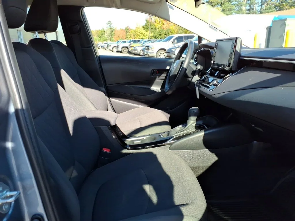 Used 2022 Blue Toyota LE image 5