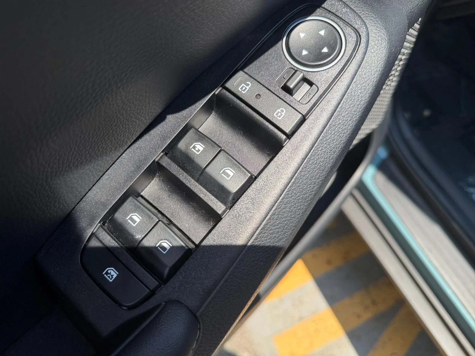 Used 2024 Pluton Blue/Black Roof Kia S image 29