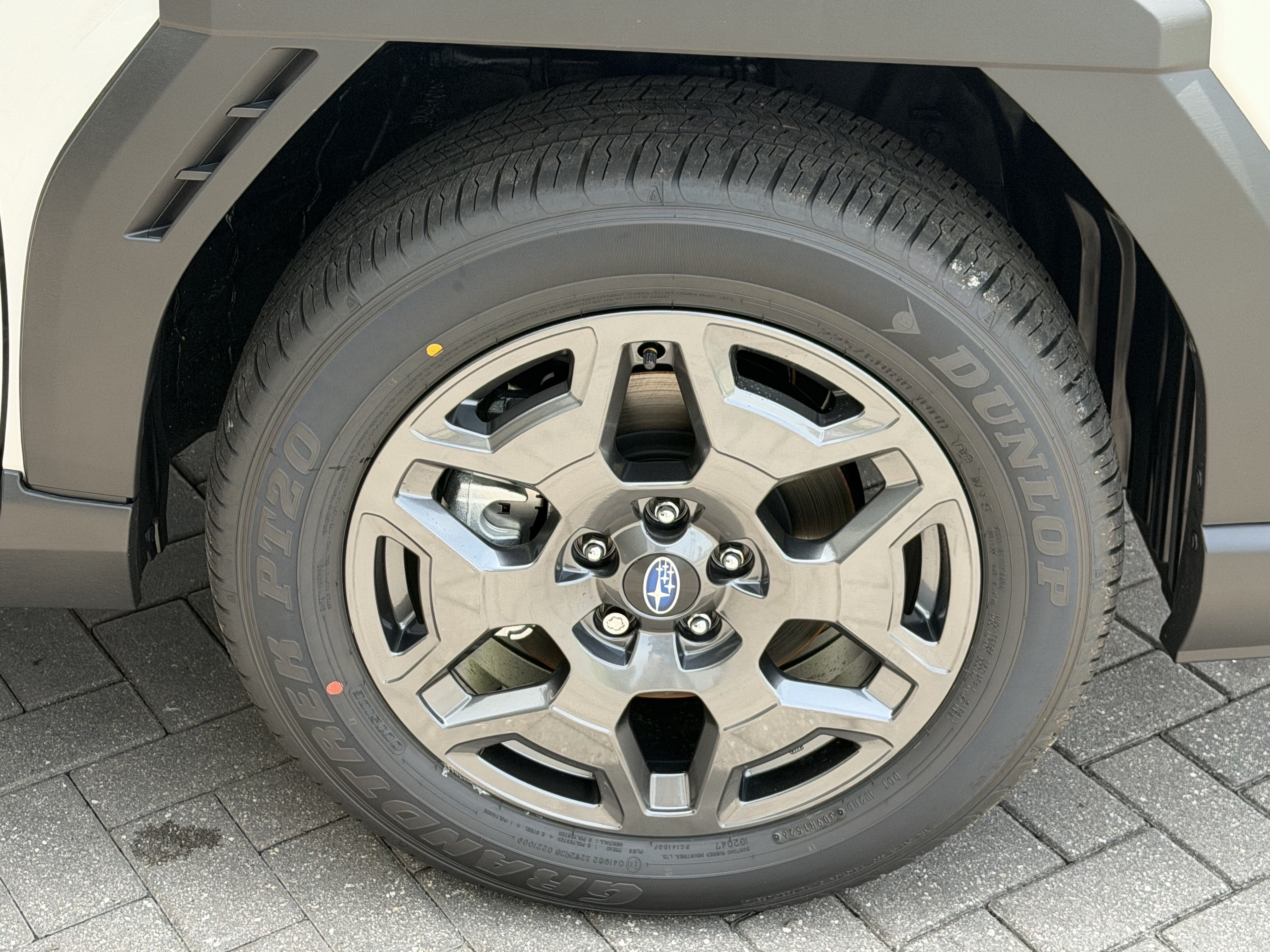 New 2026 CRYSTAL WHITE PEARL Subaru Premium image 10