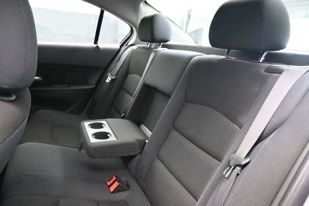 Used 2016 Silver Chevrolet 1LT image 16