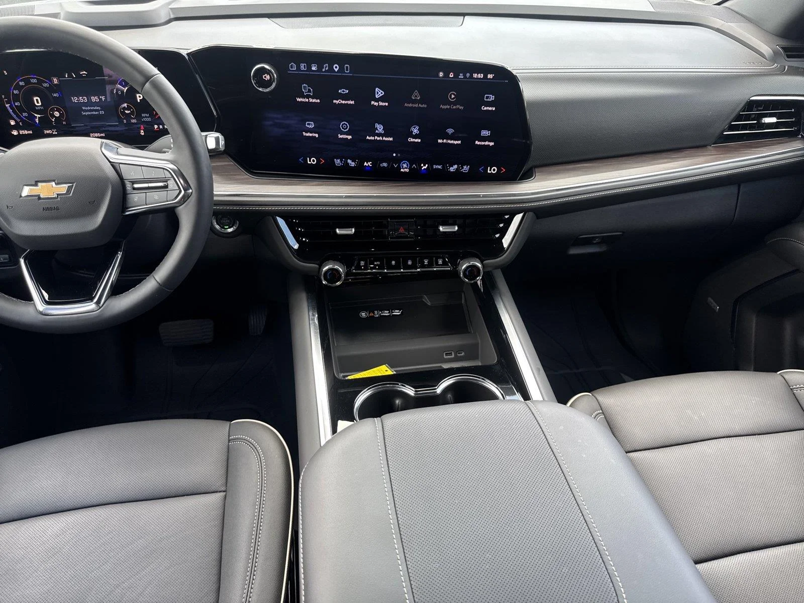 Used 2026 Polar White Tricoat Chevrolet Premier image 15