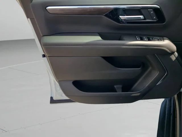 New 2026 Summit White Chevrolet LS image 19