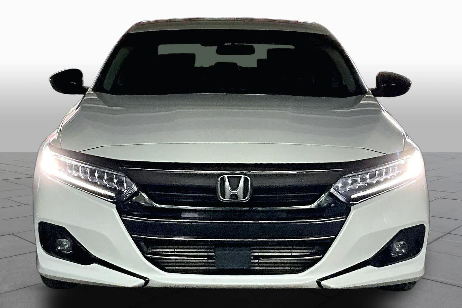 Used 2022 Platinum White Pearl Honda Sport SE image 3