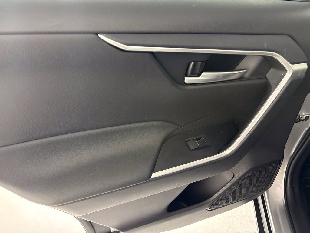 Used 2025 Silver Toyota XLE Premium image 23