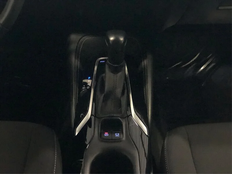 Used 2020 Blizzard Pearl Toyota SE image 25