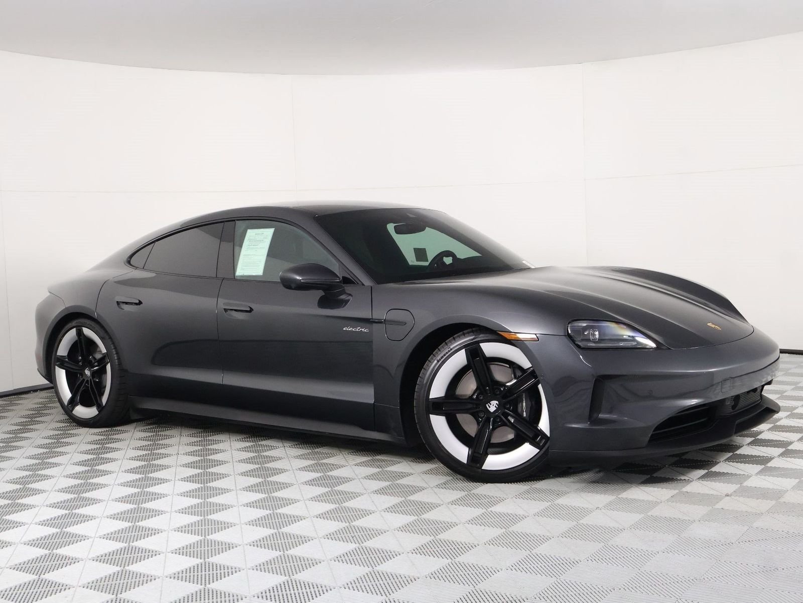 Certified Used 2025 Volcano Gray Metallic Porsche  image 9