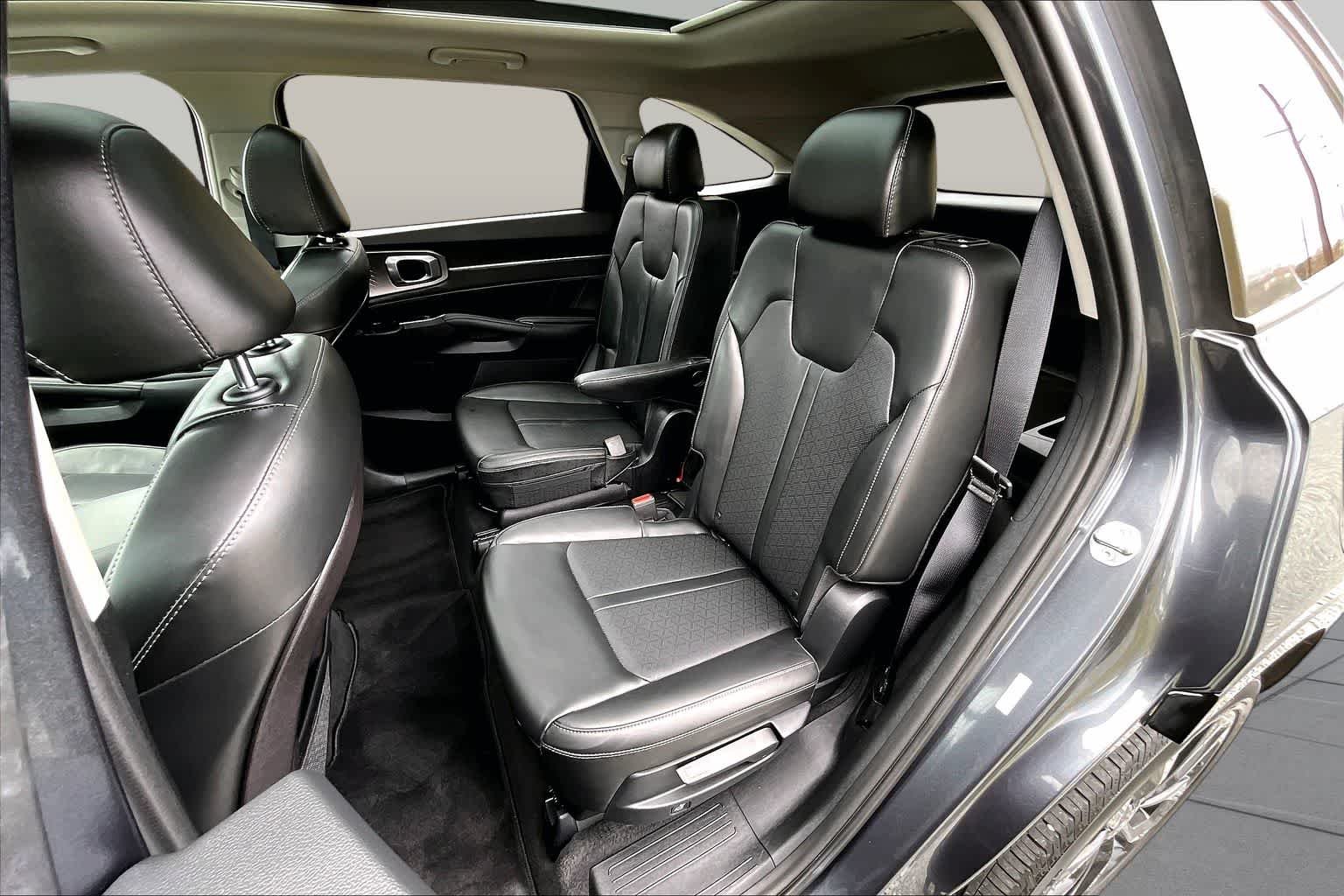 Used 2022 Gravity Grey Kia SX image 21
