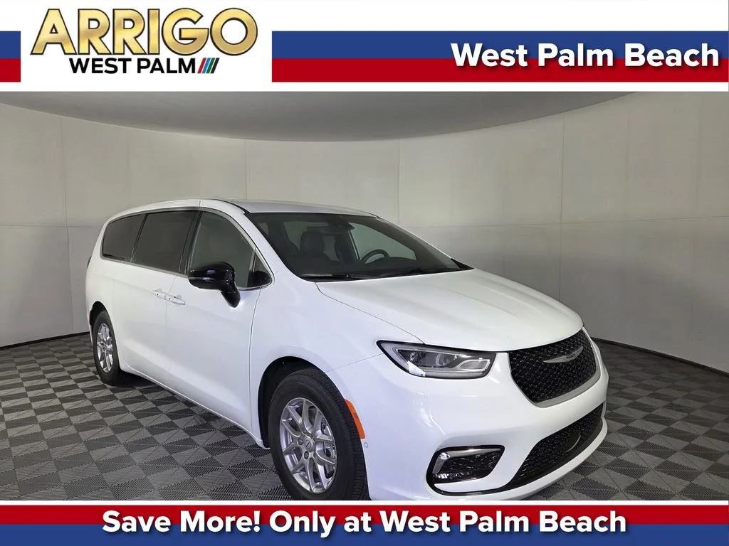 2026 Chrysler Pacifica Select's photo