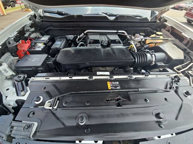 Used 2023 Summit White Chevrolet Z71 image 33