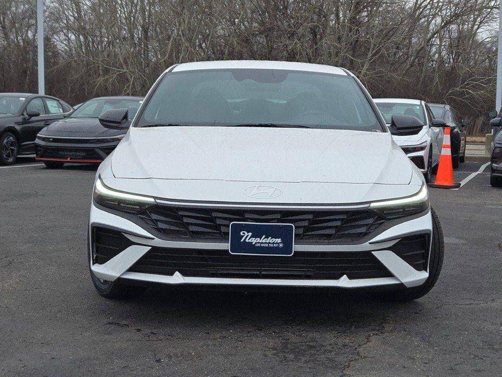 New 2026 White Hyundai SEL Sport image 4