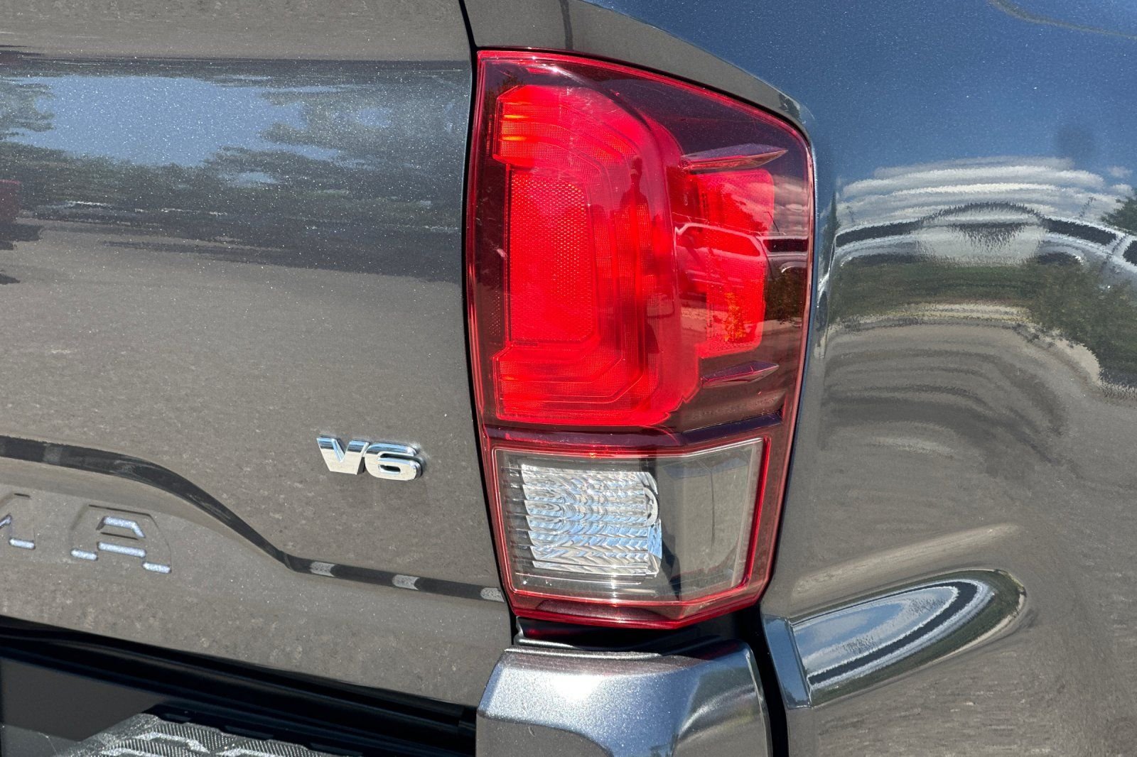 Used 2019  Toyota SR5 image 25