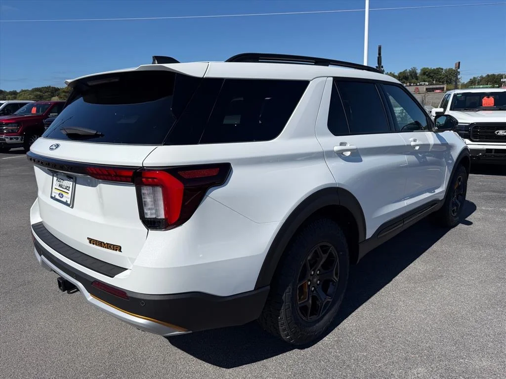 New 2027 Star White Metallic Tri-Coat Ford Tremor® image 4