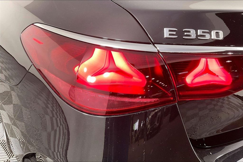 2026 Mercedes-Benz E-Class E350 - Photo 25