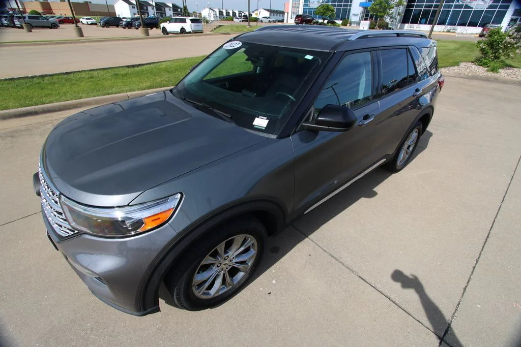 Used 2022 Gray Ford Limited image 47