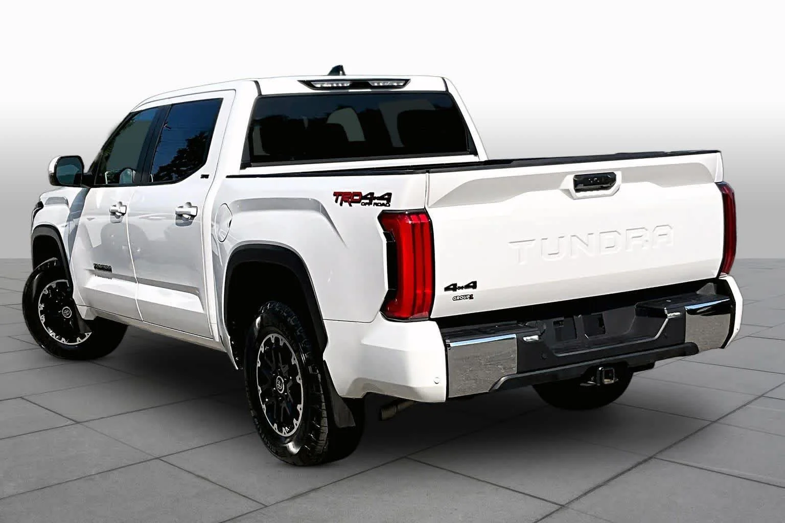Used 2024 Ice Cap Toyota SR5 image 12
