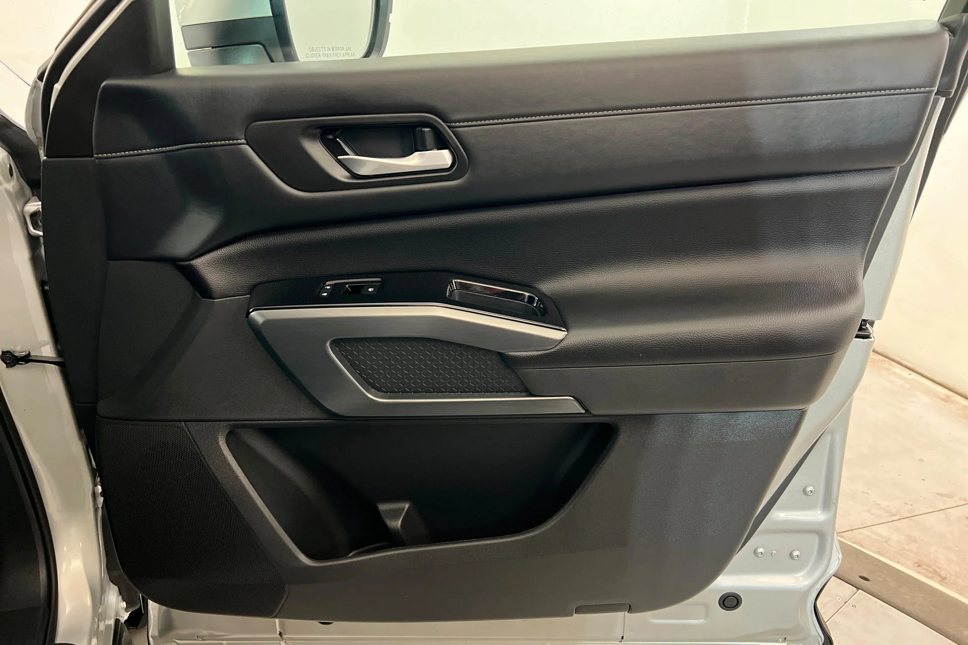 2025 Nissan Pathfinder SL - Photo 24