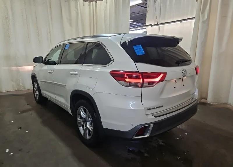 Used 2017 Blizzard Pearl Toyota Limited image 3