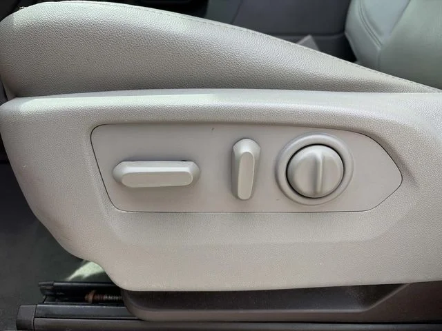 Used 2019 Black GMC SLT image 17