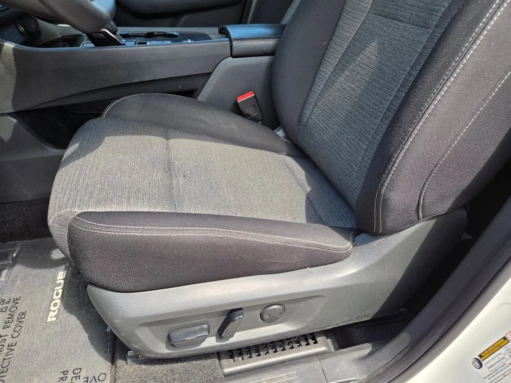 Used 2023 White Nissan SV image 10