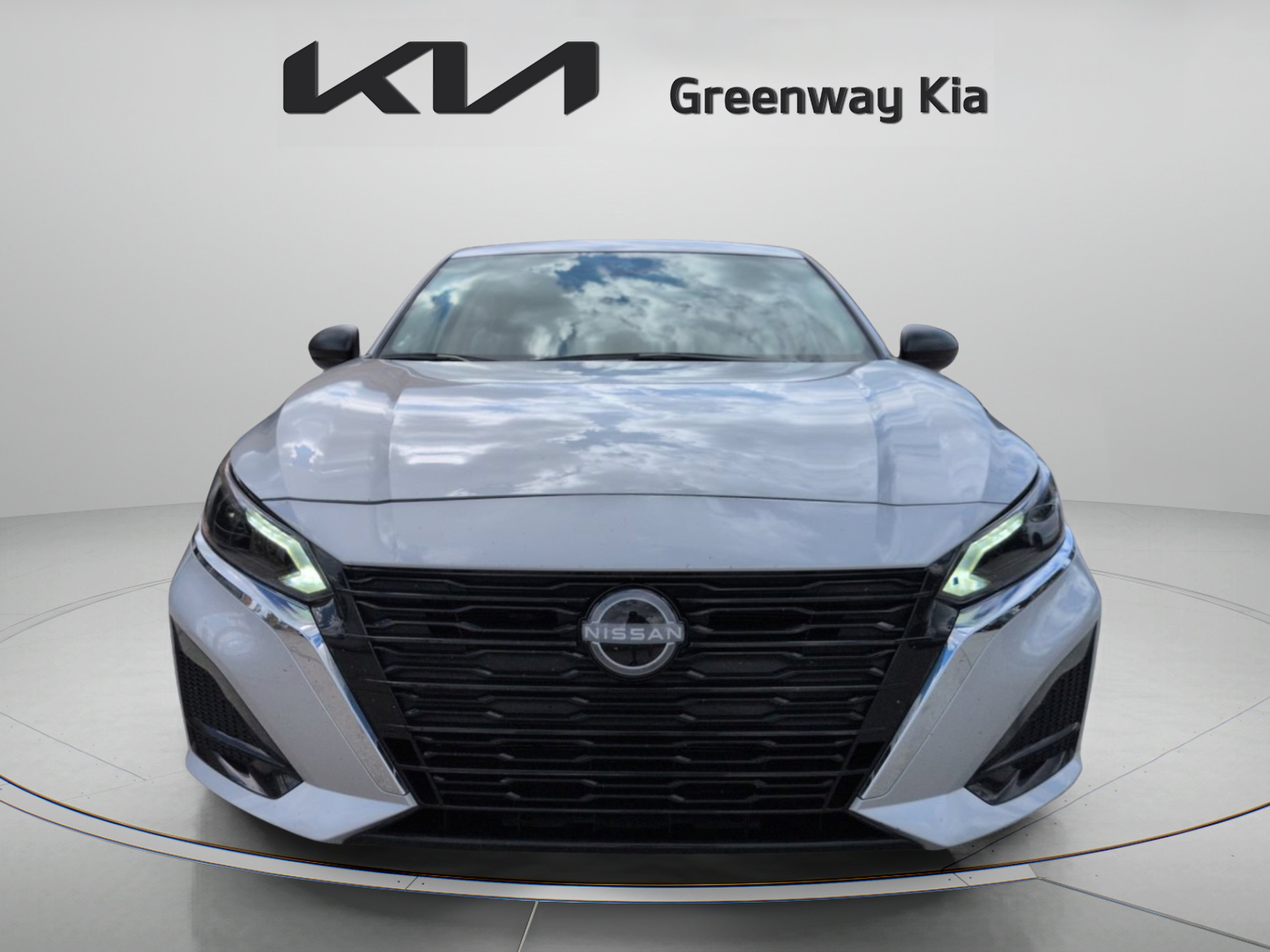 Used 2025 Brilliant Silver Metallic Nissan 2.5 SV image 9