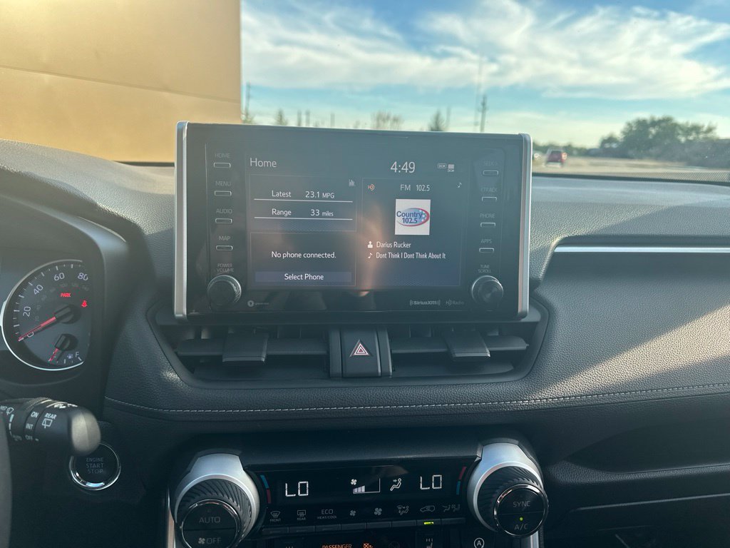 2020 Toyota RAV4 XLE - Photo 16