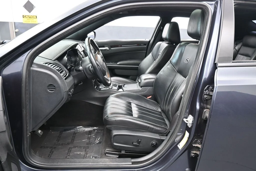 Used 2018 Maximum Steel Metallic Clearcoat Chrysler S image 11