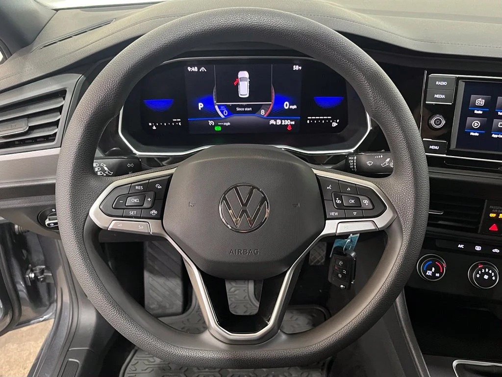 Used 2022 Gray Volkswagen 1.5T Sport image 22