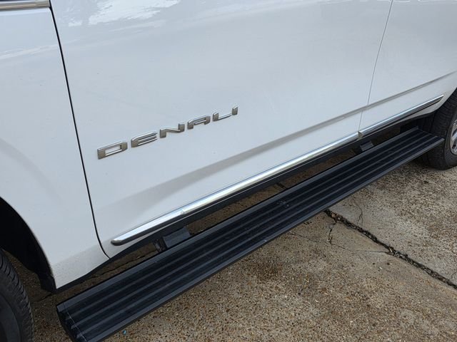 2022 Gmc Yukon Denali photo 3
