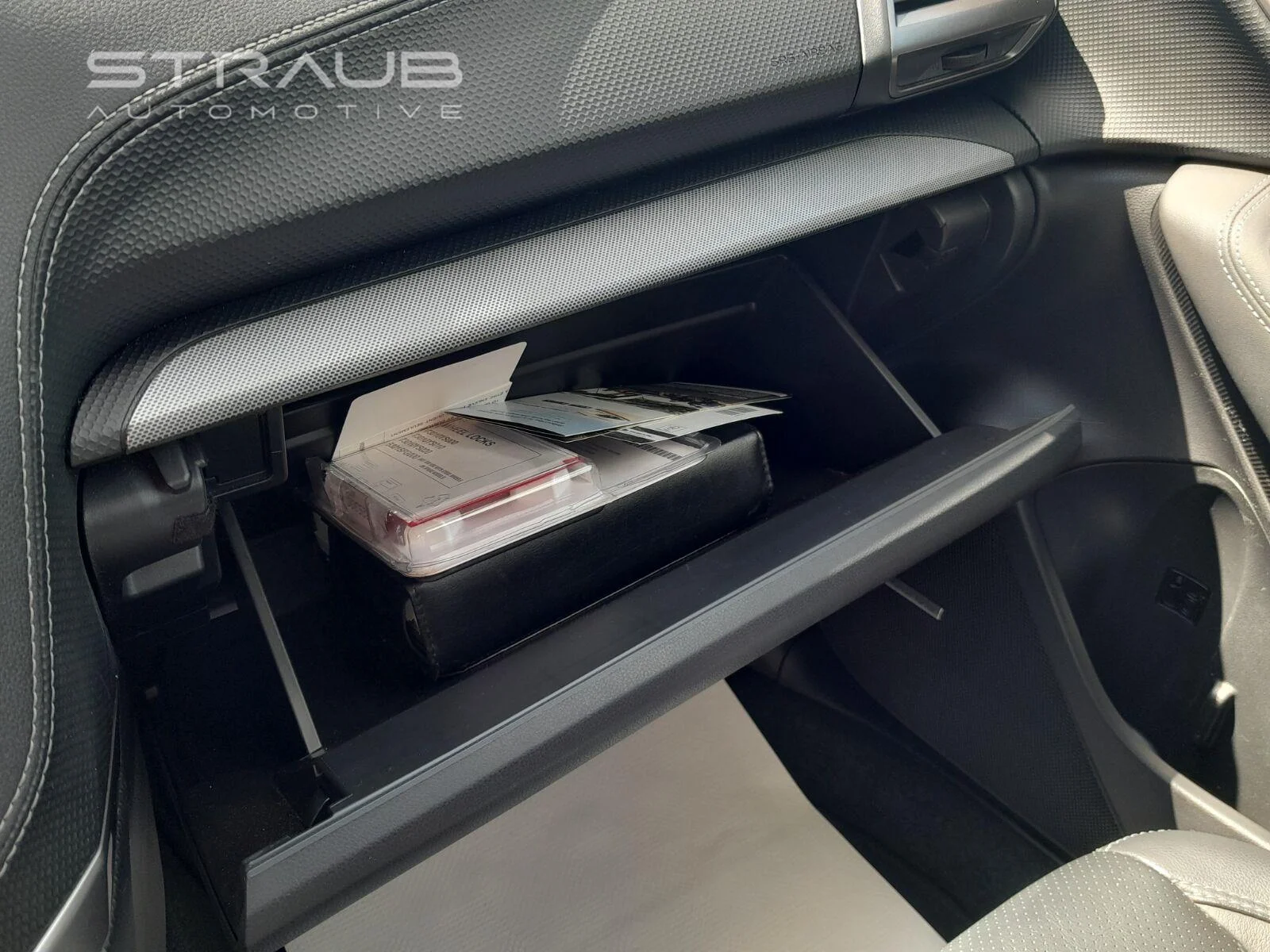 Used 2019 Crystal White Pearl Subaru Limited image 38