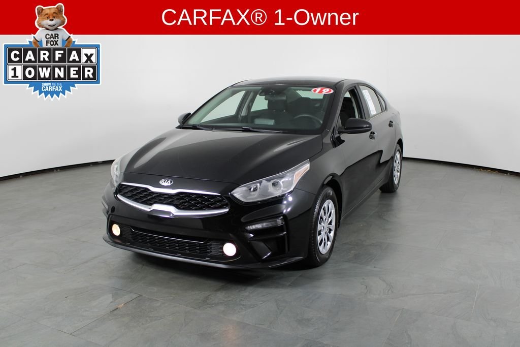 Used 2019 Black Kia FE image 1