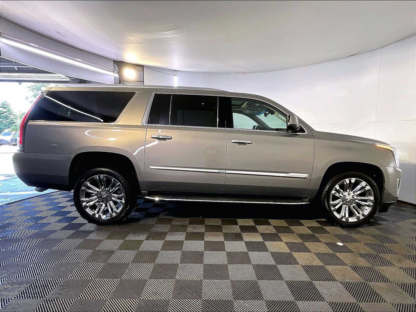 Pre-Owned 2019 Cadillac Escalade ESV Premium Luxury