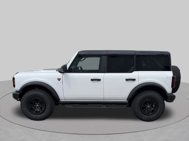New 2026 Oxford White Ford Badlands® image 3