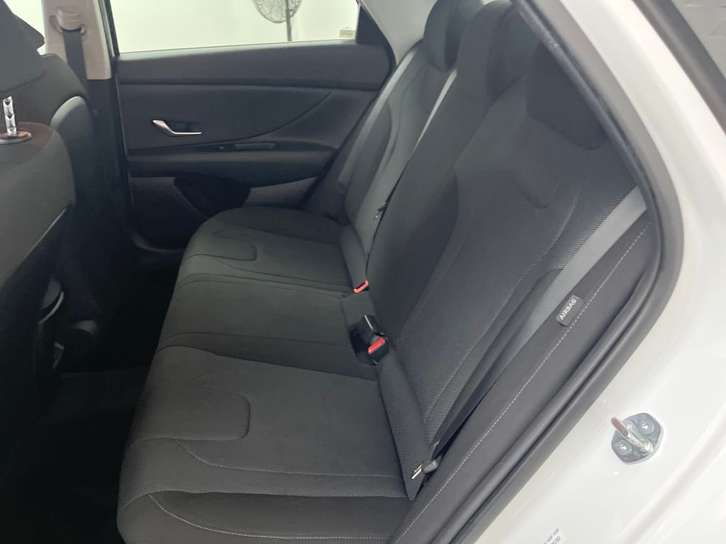 Used 2025 White Hyundai SE image 13