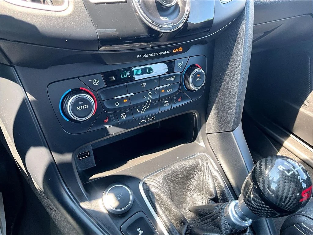 Used 2016 Blue Ford ST image 29