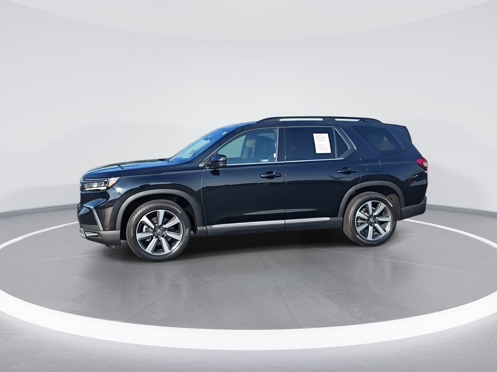 Used 2024 Black Honda Touring image 6