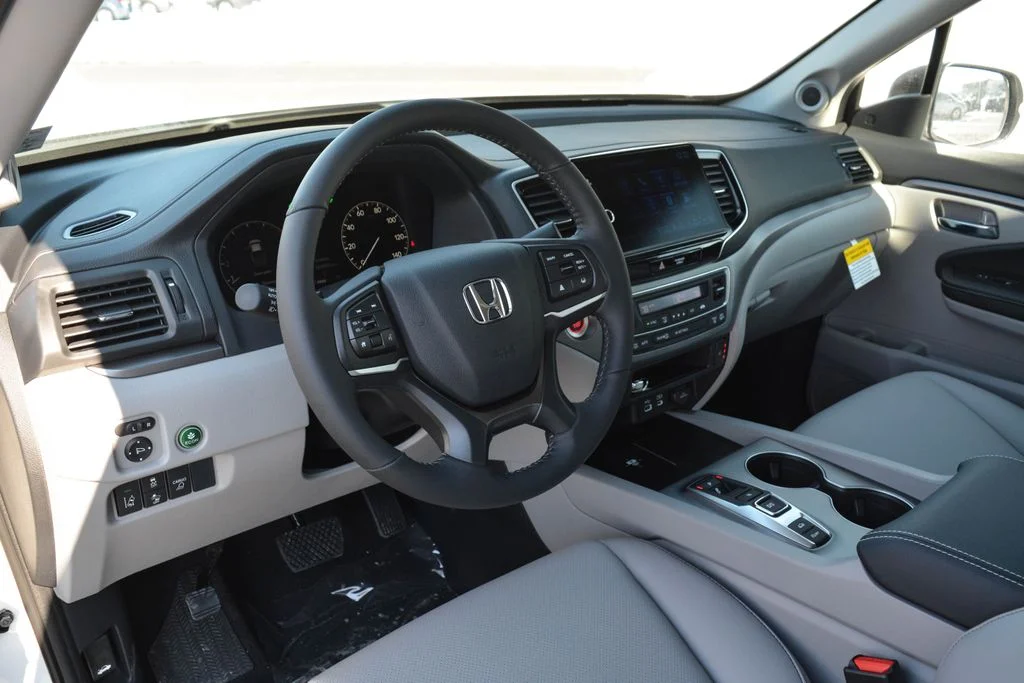 New 2026 Platinum White Pearl Honda RTL image 14